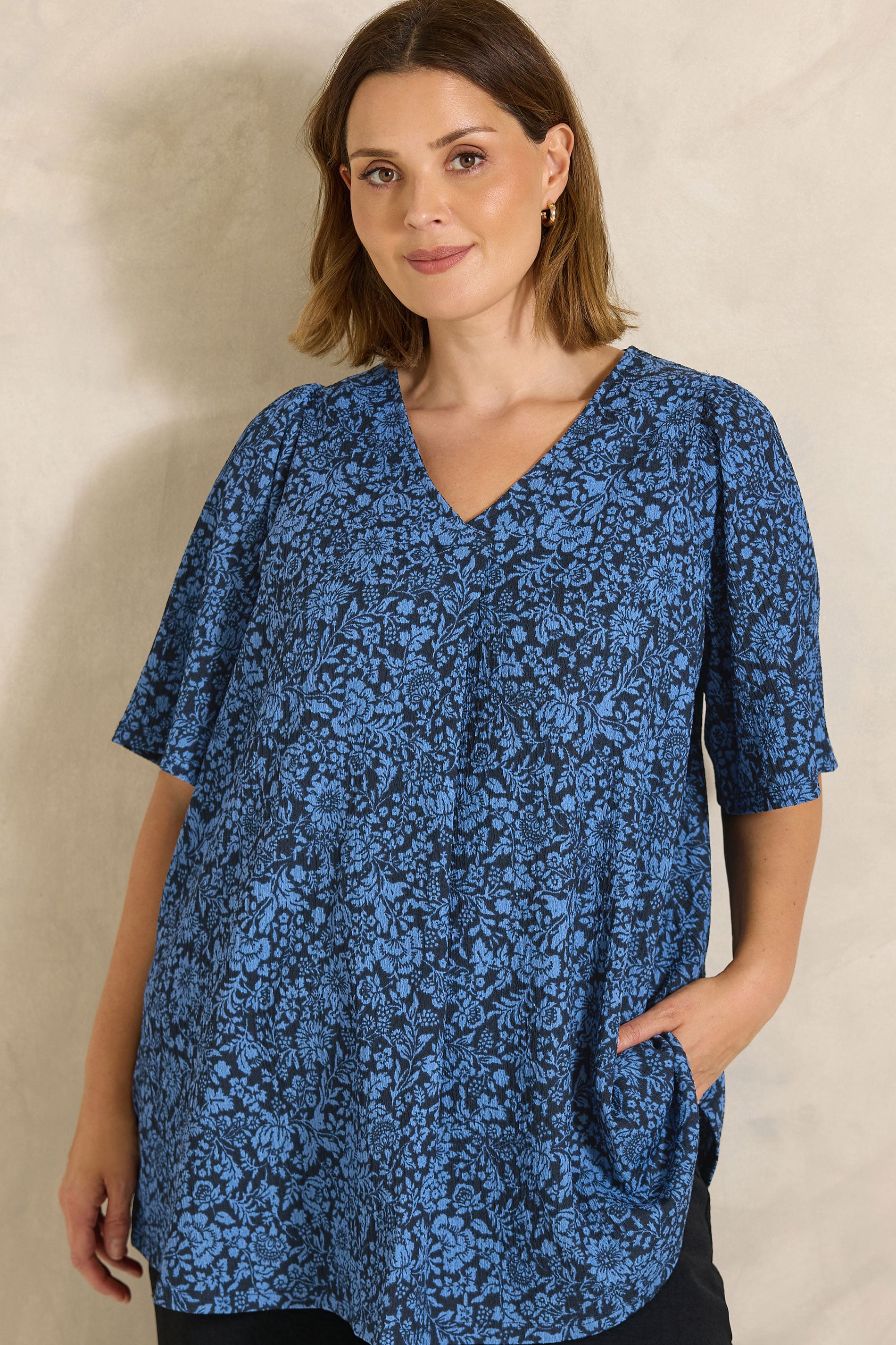 EVANS Plus Size Navy Blue Floral Pleat Front Angel Sleeve Top | Evans 3
