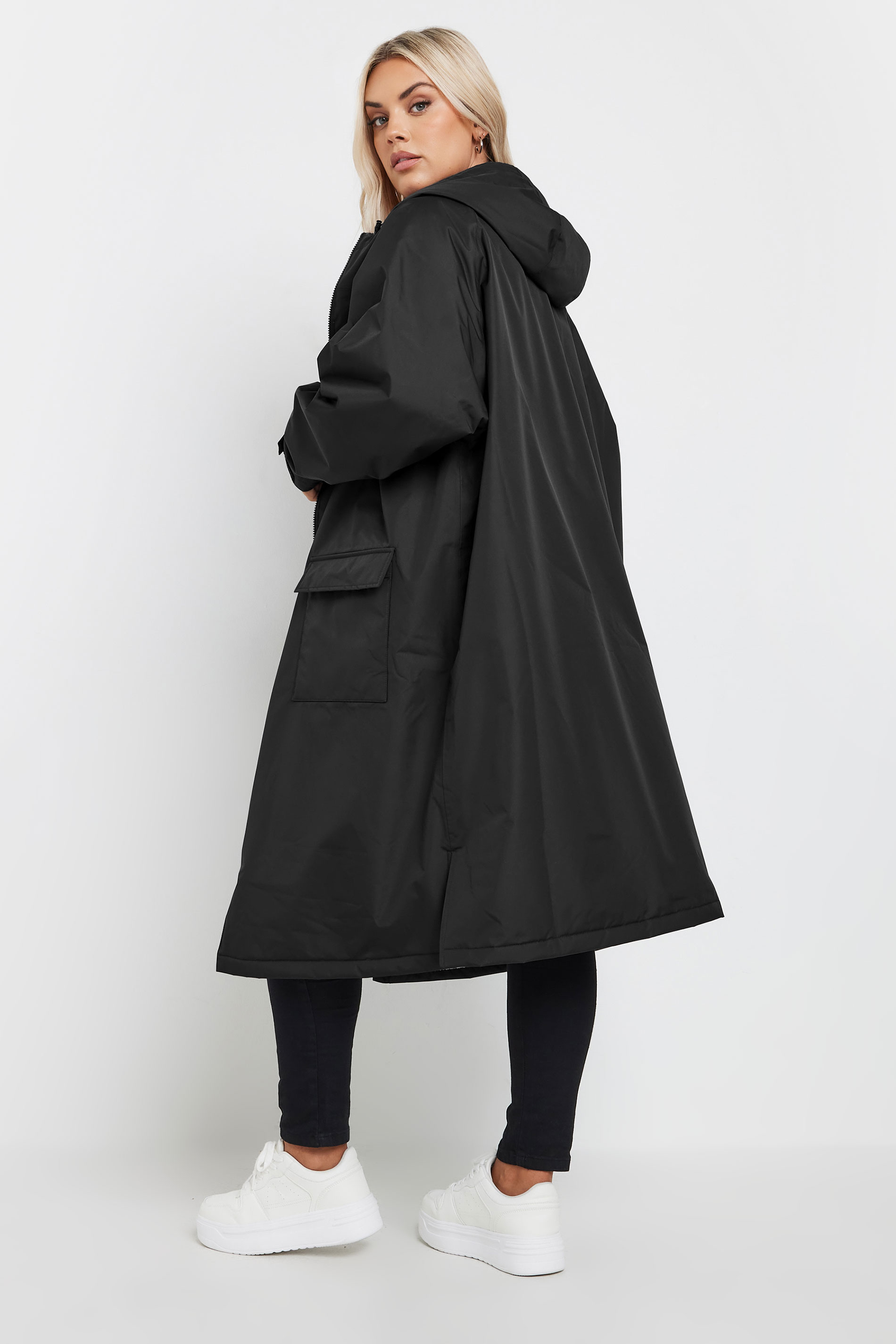 YOURS Plus Size Black Waterproof Fleece Lined Changing Robe | Yours Clothing 2