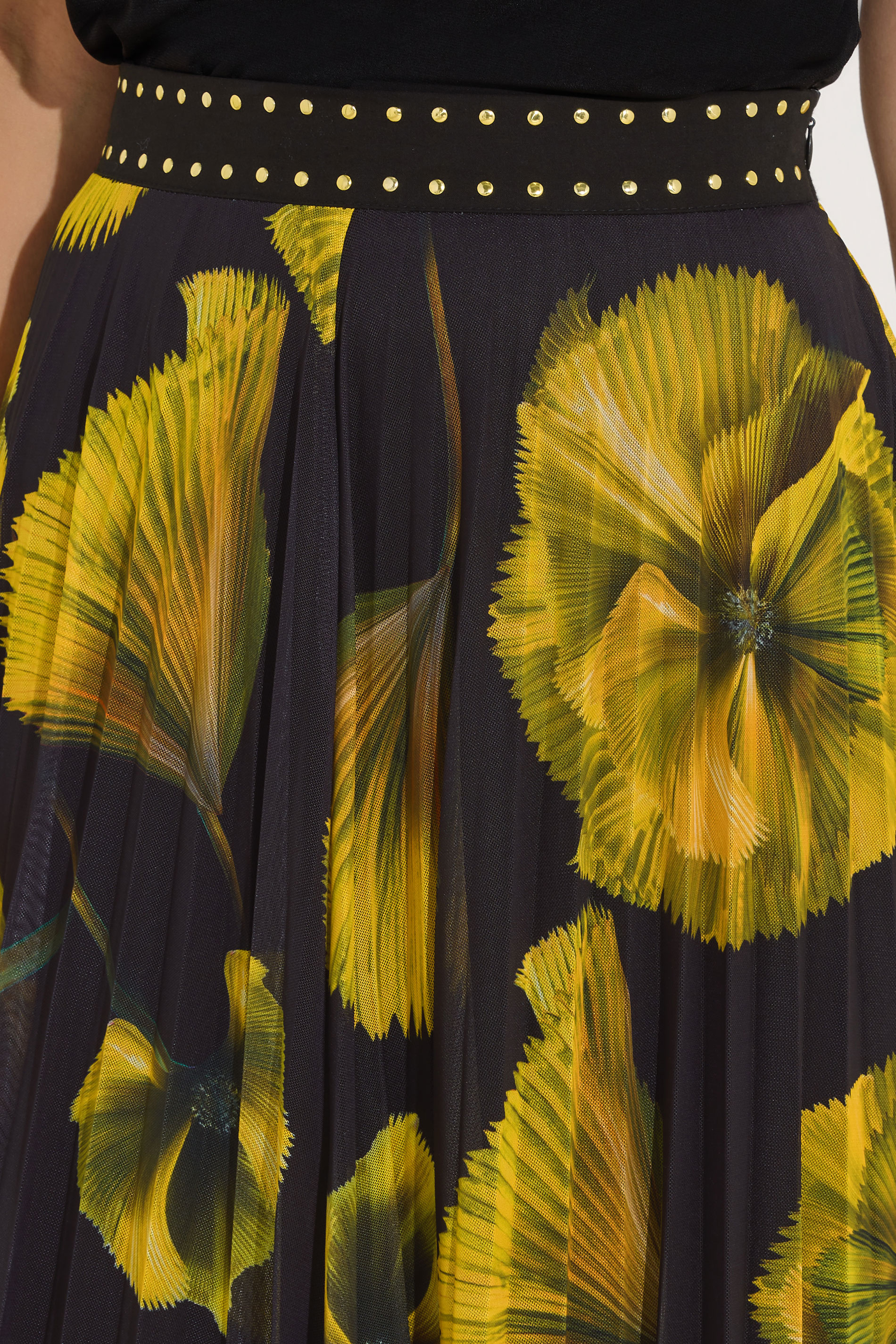 STAR Yellow Floral Pleated Mesh Skirt | StarByJM 5